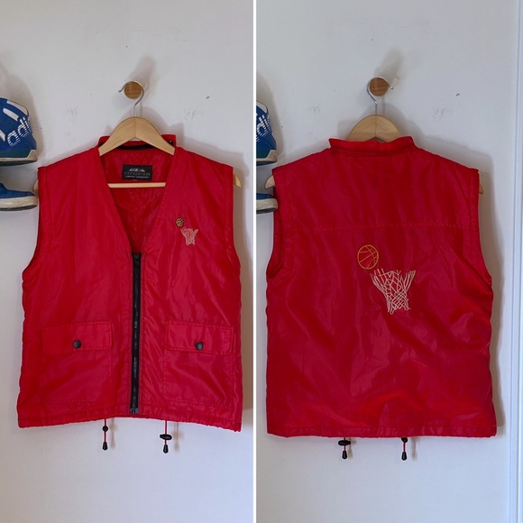 Epic vintage zippered vest with basketball embroidery in vibrant red, unisex - Picture 12 of 12